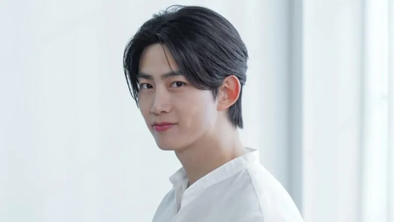 Bukan Lamaran, Agensi Klarifikasi Foto Viral Taecyeon 2PM