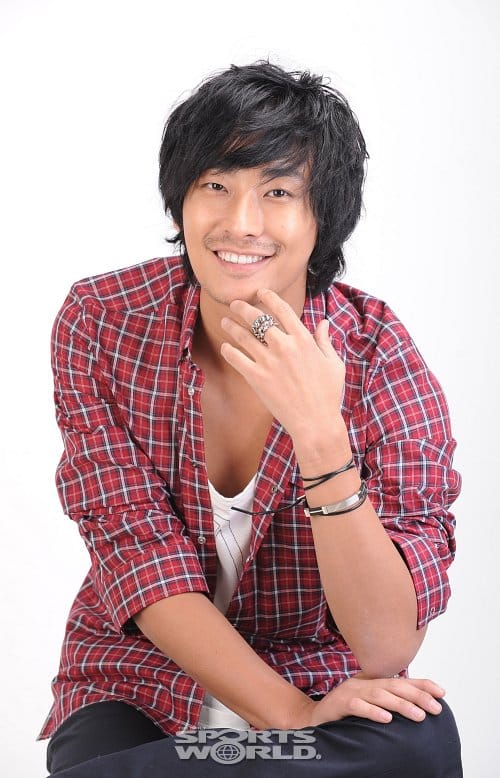 Ji Hoon yang semakin terkenal sebagai aktor dan model. Foto: Dok. Sports World