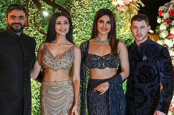 (Kiri) Siddharth Chopra, Neelam Upadhyaya, Priyanka Chopra, Nick Jonas (Foto: Getty Images)