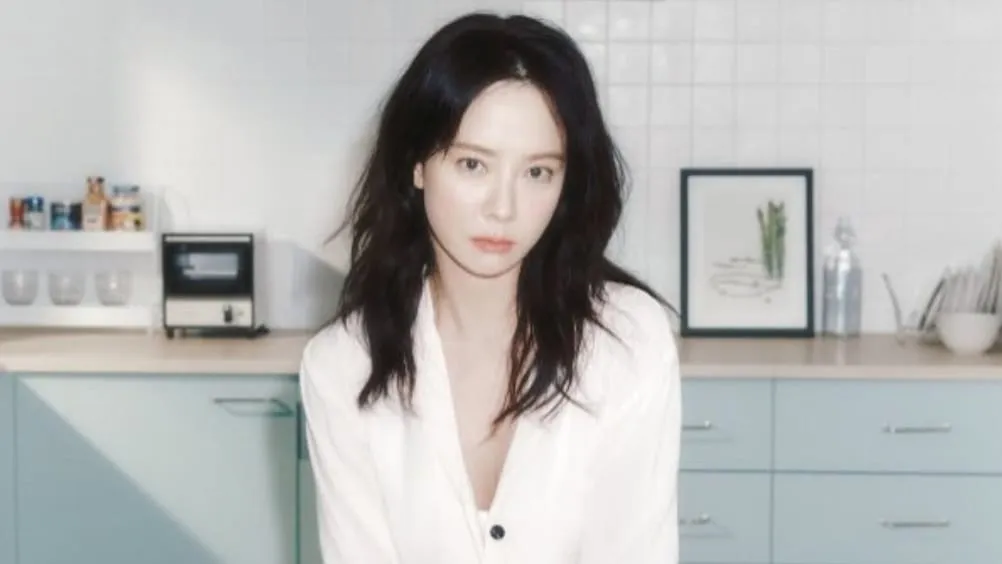 Dirikan Brand Pakaian Dalam, Song Ji Hyo Curhat Sepi Pembeli