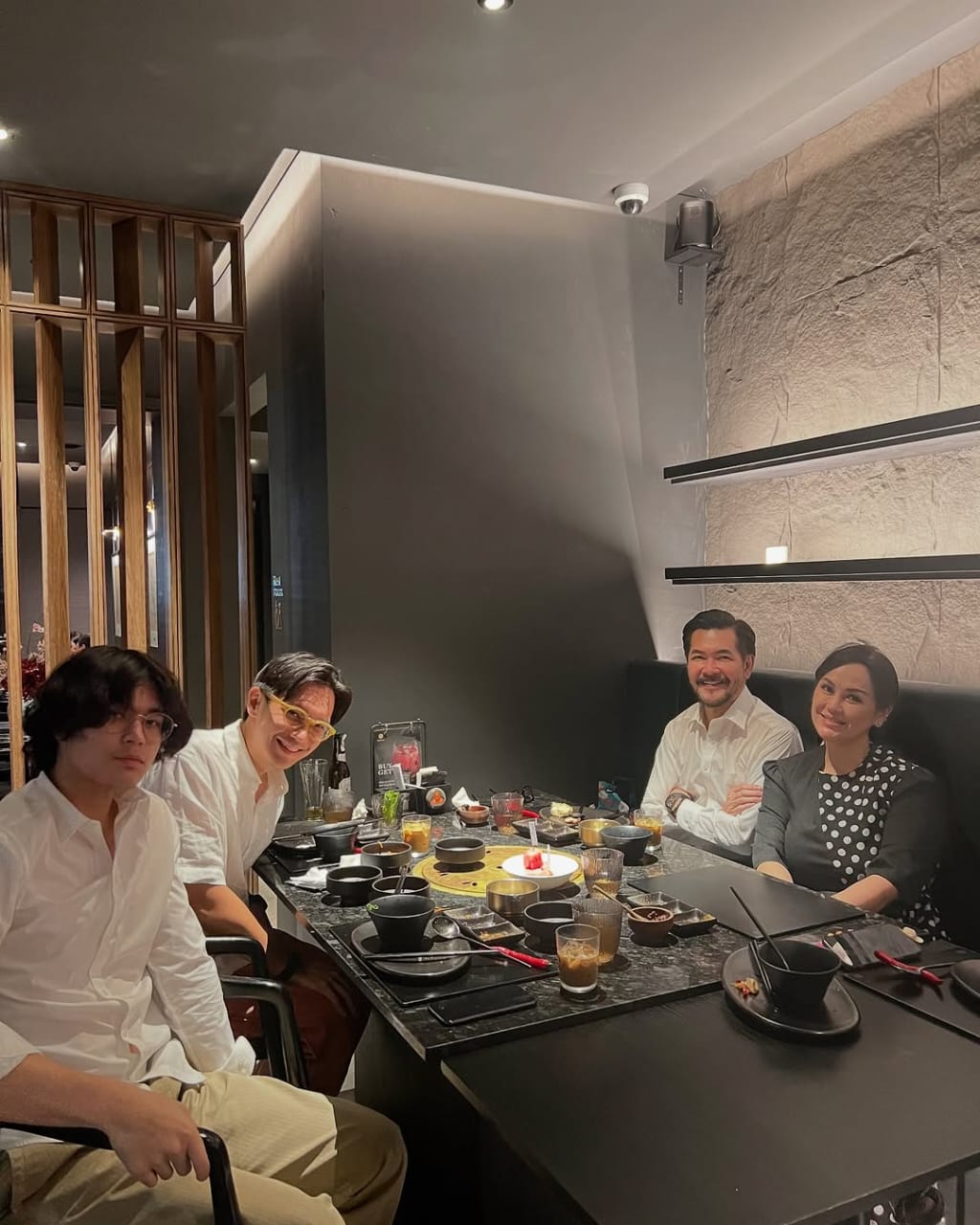 Dinner bersama keluarga (Foto: Instagram/ferrysal1m)