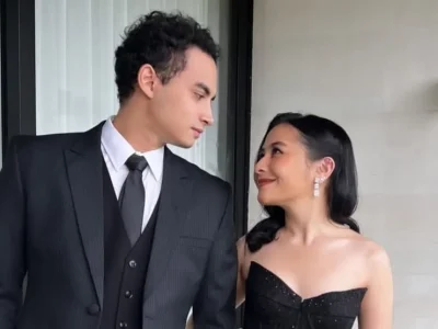 Prilly Latuconsina dan Omara Esteghlal saat mengadiri pernikahan Angga dan Shenina. Foto: Dok. Instagram @prillylatuconsina69