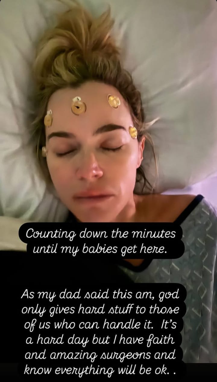 Teddi menjelang operasi (Foto: Instagram/teddimellencamp)