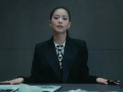 Jisoo BLACKPINK comeback solo dengan merilis mini album 'AMORTAGE'. Foto: Dok. YouTube Jisoo