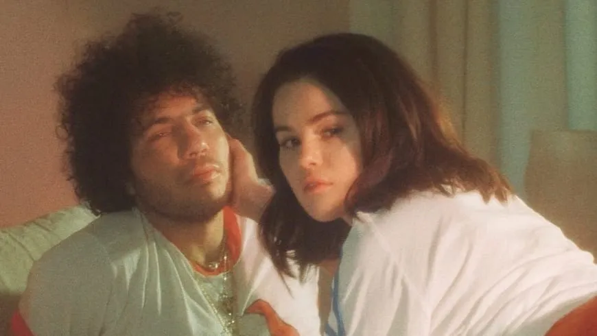 Dua Bulan Bertunangan, Selena Gomez-Benny Blanco Rilis Album Kolaborasi