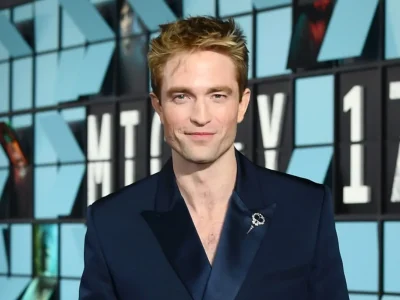 Robert Pattinson, pemeran utama 'The Batman 2'. Foto: Dok. Joe Maher/Getty via WWD