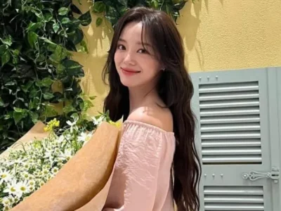 Kim Sejeong, pemeran utama wanita drakor 'Business Proposal'. Foto: Dok. Instagram @clean_0828