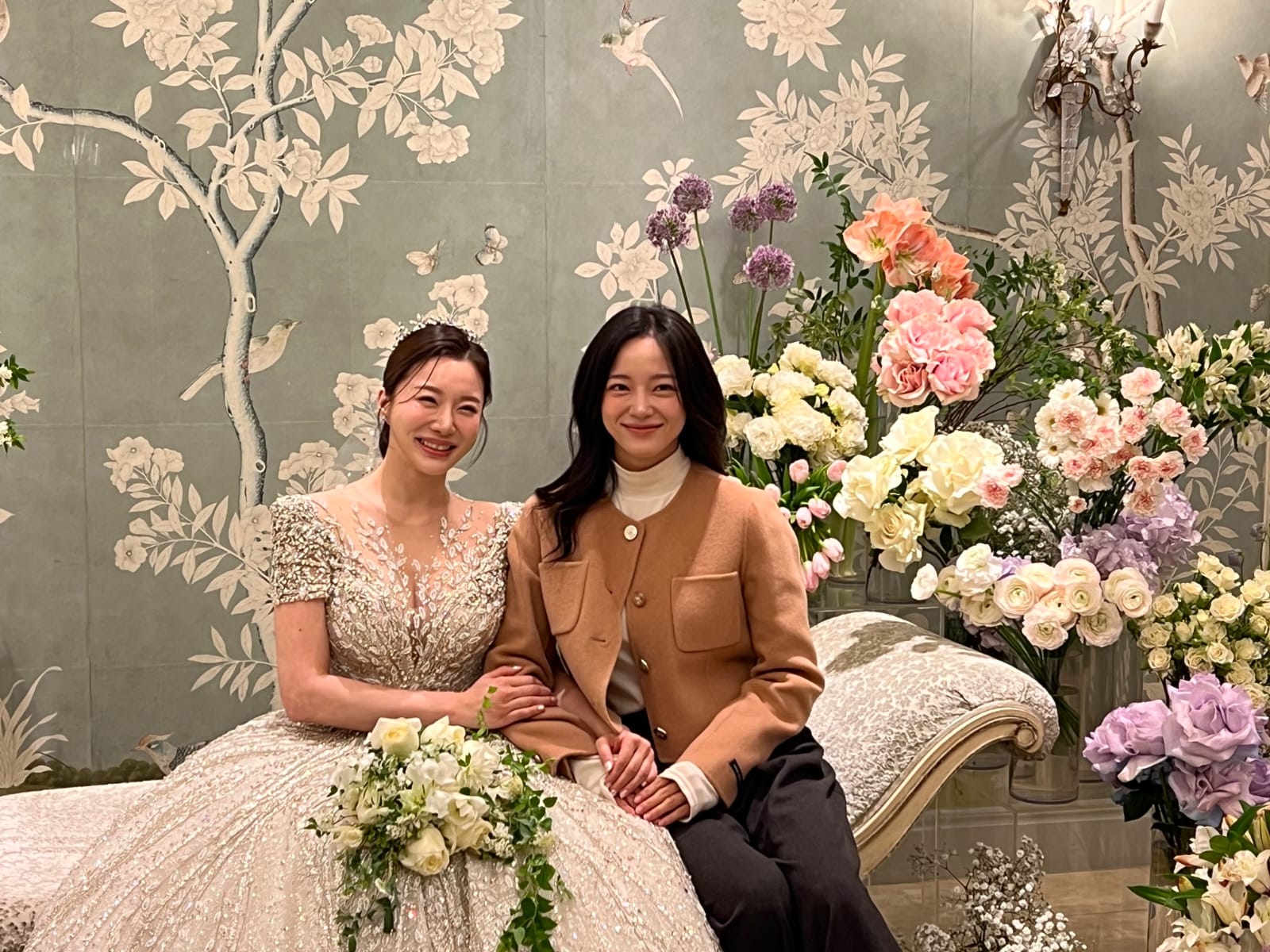 Kim Se Jeong dan Park Sun Hye. Foto: Dok. Weverse