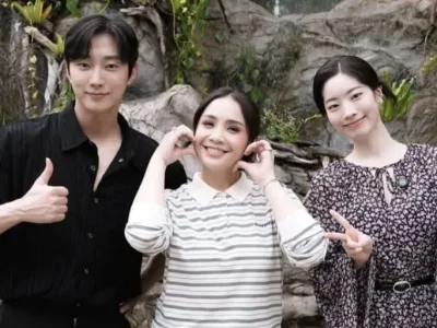Nagita Slavina bersama Jung Jin Young dan Dahyun TWICE. Foto: Dok. Instagram @raffinagita1717