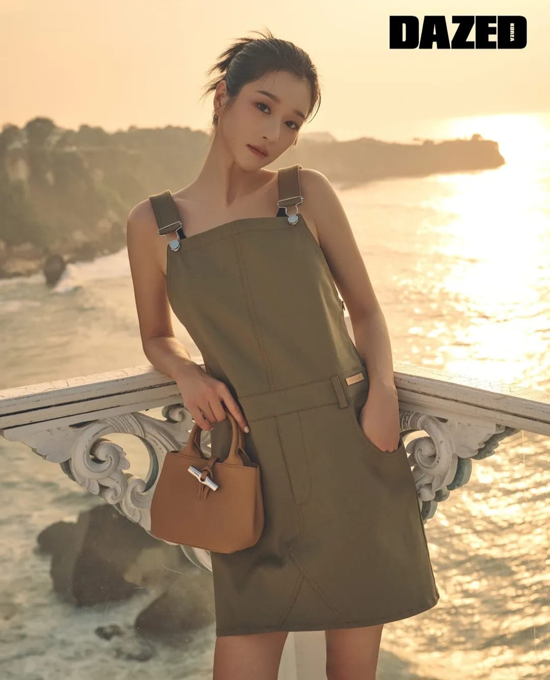 Seo Yea Ji pemotretan di salah satu pantai di Bali. Foto: Dok. Instagram @yeyeji_seo