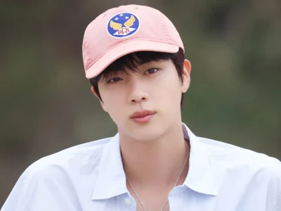Jin BTS jadi korban pelecehan penggemar. Foto: Dok. Weverse