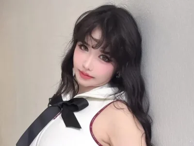 Park Bom 2NE1 akan hiatus untuk pulihkan kesehatan. Foto: Dok. Instagram @newharoobompark