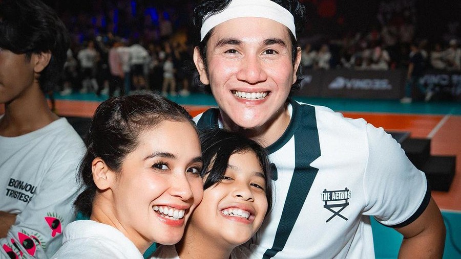 Vino G Bastian bersama istri dan anak. Foto : Instagram/vinogbastian__