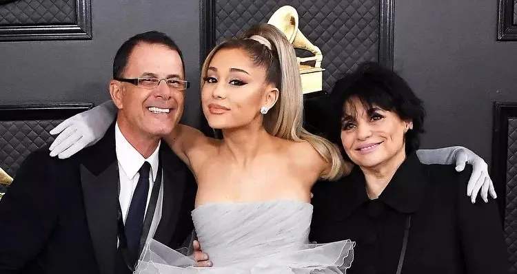 Cara Ariana Grande Perbaiki Hubungan Orangtua Setelah Cerai