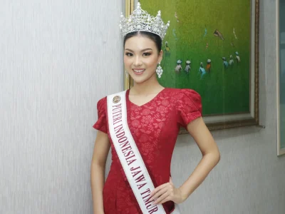 Firsta Yufi Amarta Putri, Puteri Indonesia Jawa Timur 2025 (Foto: Ikhsan/Nyata)