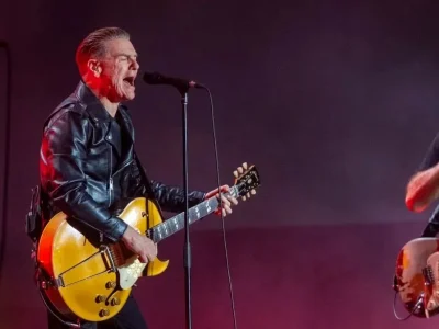 Bryan Adams terpaksa membatalkan konsernya di RAC Arena Perth, Australia . Foto : Satish Bate/Hindustan Times/Getty Images/Arsip