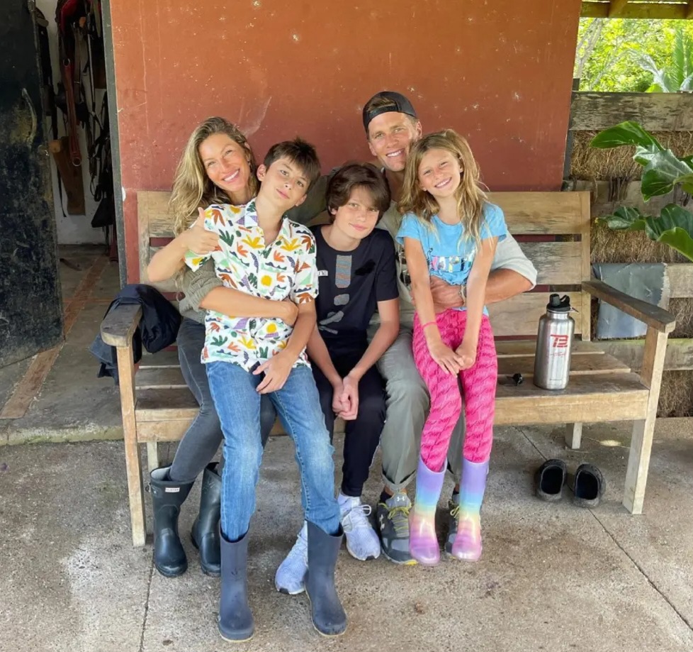 Gisele bersama mantan suami dan anak-anak (Foto: Instagram/tombrady)