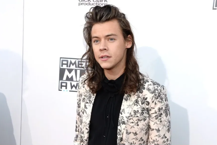Dikenal Kaya Raya, Penyanyi Harry Styles Kini Terancam Bangkrut