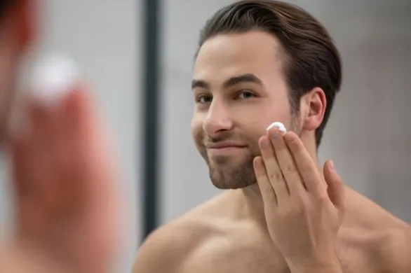 Tak Cuma Wanita, Pria Juga Butuh Tips Skincare Anti Ribet