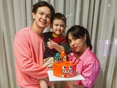 Momen unik anak Marcell Darwin naik bajaj (Foto: Instagram/fastynabila)