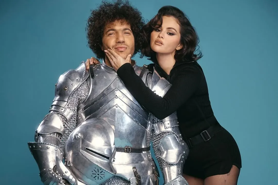 Selena Gomez Kaget, Benny Blanco Punya Kebiasaan Aneh saat Mandi