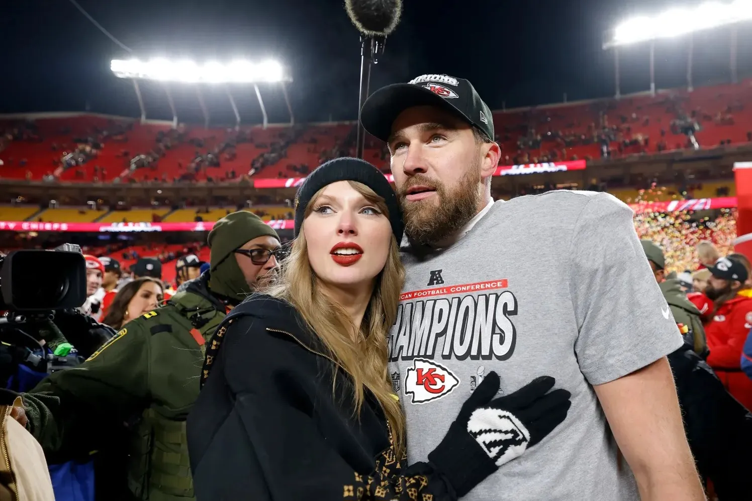 Kekasih Kalah Bertanding, Taylor Swift Berusaha Hibur Tarvis Kelce