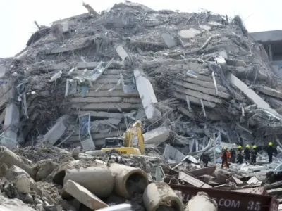Gempa bumi di Myanmar dan Thailand meruntuhkan banyak banguan (Foto: AP News/Sakchai lalit)