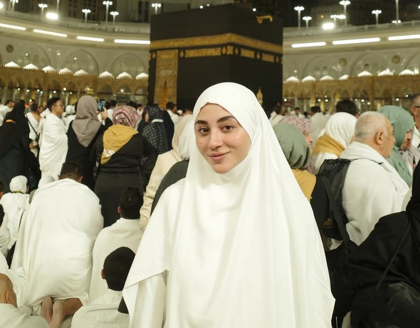 Margin Wieheerm menjalani ibadah umrah. Foto : Instagram/marginw