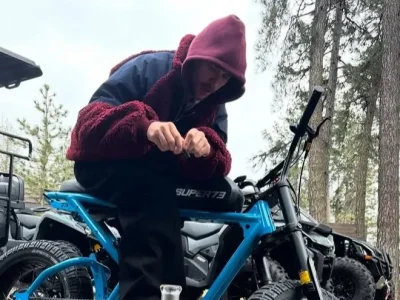 Justin Bieber merokok. Foto : Instagram/justinbieber