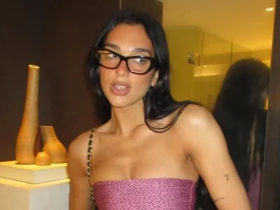 Potret Dia Lipa selama tour di Australia. Foto : Instagram/dualipa