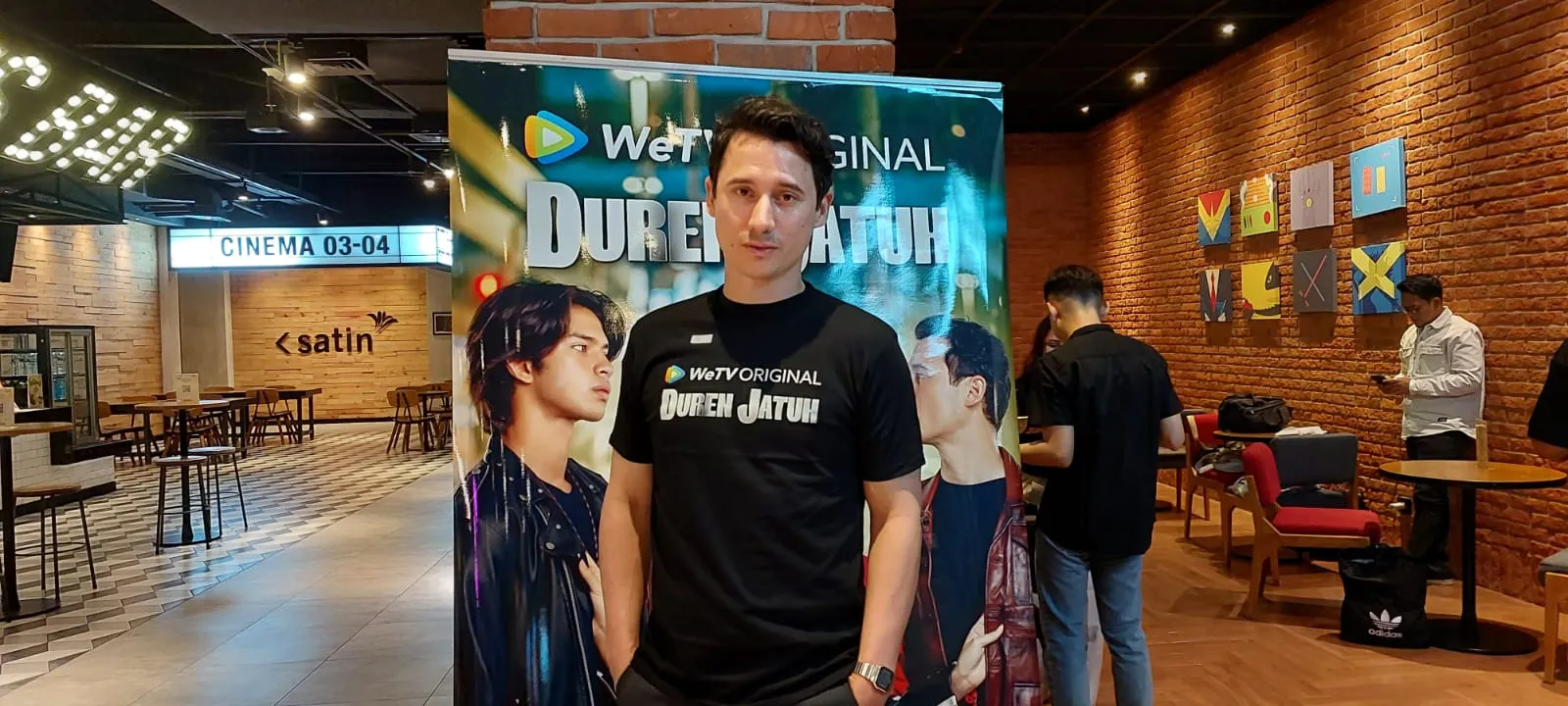 Nino Fernandez Resmi Gantikan Mischa Chandrawinata di Series ‘Duren Jatuh’
