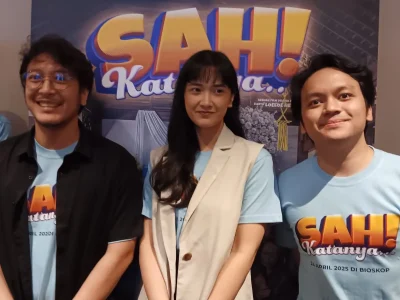 Calvin Jeremy (kanan), salah satu pemeran film komedi' Sah Katanya'. (Foto: Agnes/Nyata)