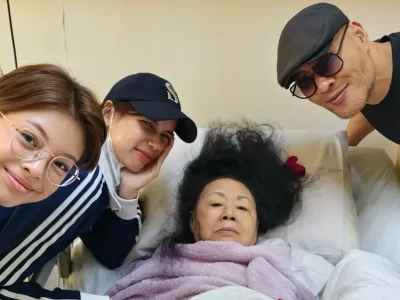 Ibunda Deddy Corbuzier, Heni Wulandari, dirawat setelah jatuh. Foto : Instagram/mastercorbuzier