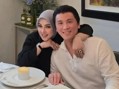 Syahrini dan Reino Barack merayakan anniversary ke-6. Foto: Dok. Instagram @princessyahrini