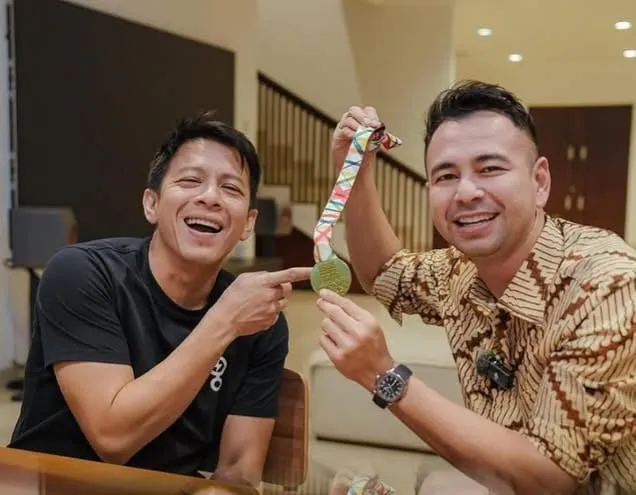 Raffi Ahmad Puji Ariel Noah Sukses Lari Marathon di Usia 43