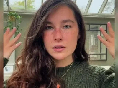 Georgia Peck menggunakan beberapa bahan herbal untuk merawat rambut. Foto : TikTok/georgia_peckk