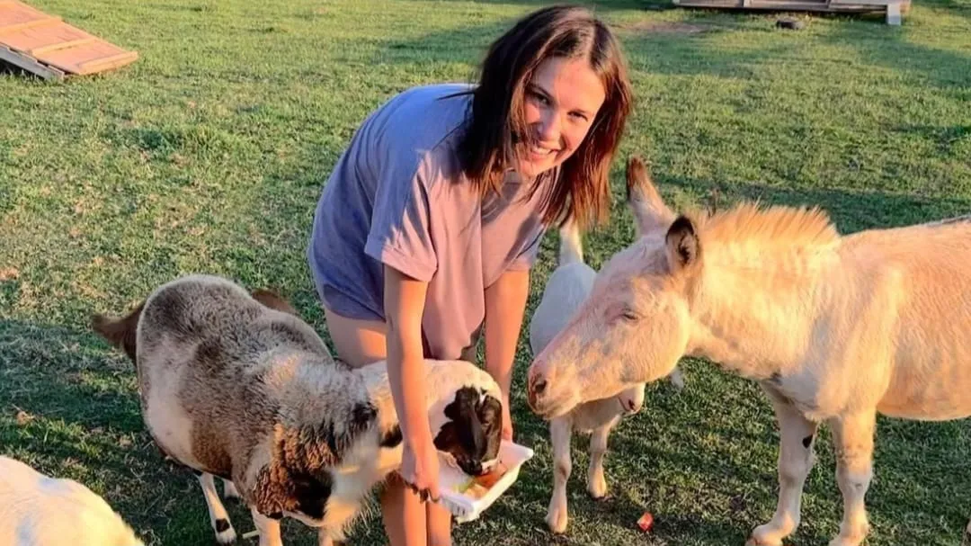 Millie Bobby Brown Punya 62 Peliharaan, Ada Hewan Ternak Hingga Anjing