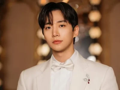 Lee Jinho 2PM tinggalkan JYP Entertainment. Foto: Dok. Instagram @piaget