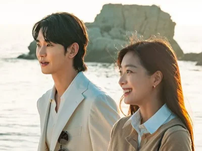 Kim Soo Hyun dan Jo Bo Ah, pemeran drakor 'Knock Off'. Foto: Dok. X @DisneyPlusKR