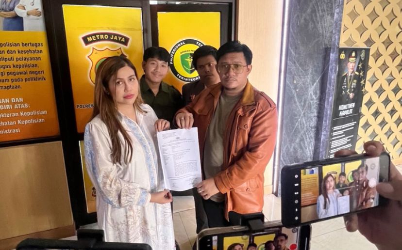 Ratu Meta melaporkan suami atas dugaan KDRT. Foto : Instagram/machi_achmad