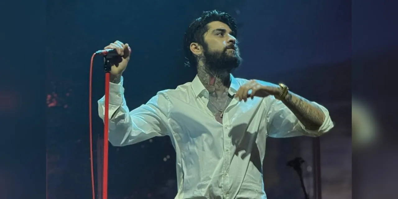 Nostalgia di Konser Meksiko, Zayn Malik Nyanyikan ‘Night Changes’