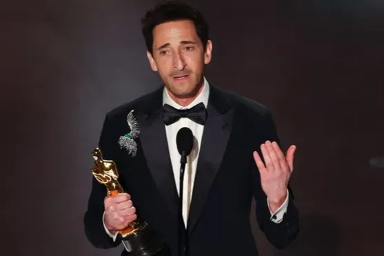 Lewat ‘The Brutalist’, Adrien Brody Kembali Raih Oscar Setelah 22 Tahun
