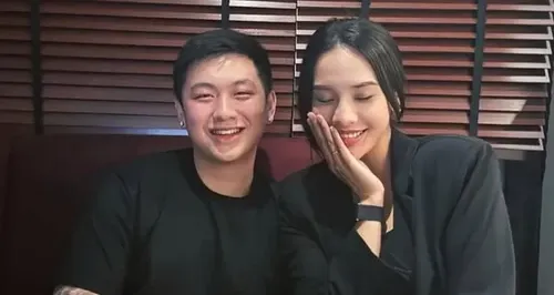 Romantis! Anya Gelardine dan Tora Widjaja Makin Lengket