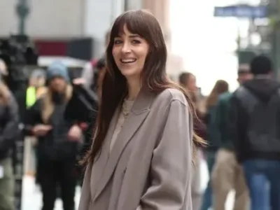 Dakota Johnson berlumuran dalam di film terbaru (Foto: GC Images)