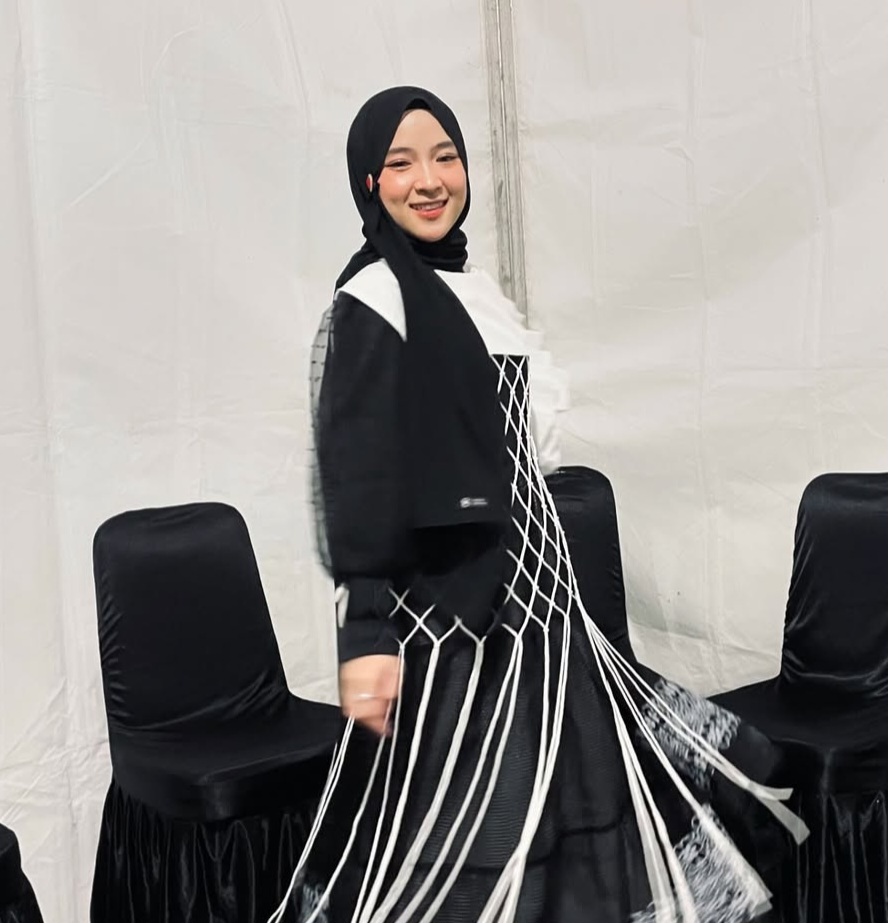 Jadi pelakor, Nissa Sabyan diboikot (Foto: Instagram/nissa_sabyan)