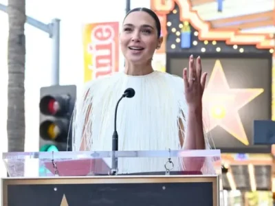 Gal Gadot dalam acara pemberian bintang Walk of Fame Hollywood (Foto: Dok. Michael Buckner)