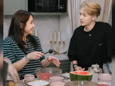 Nagita Slavina dan Jackson Wang membuat menu buka sup buah bersama (Foto: Instagram/raffinagita1717)