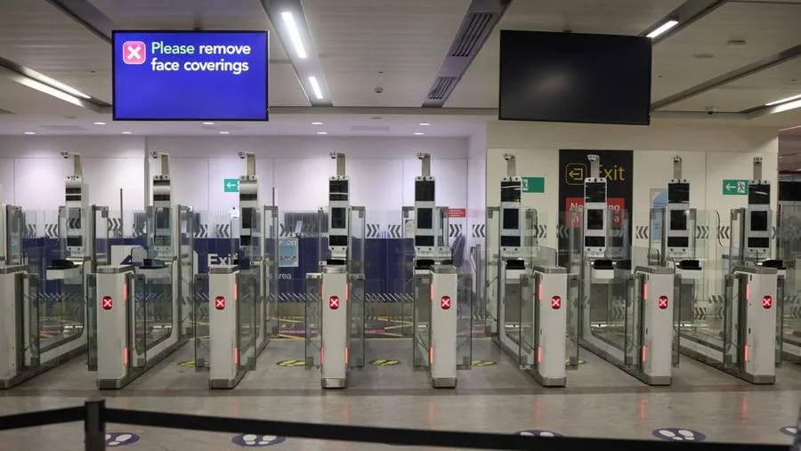 Bandara Heathrow Lumpuh Total Akibat Kebakaran dan Listrik Padam