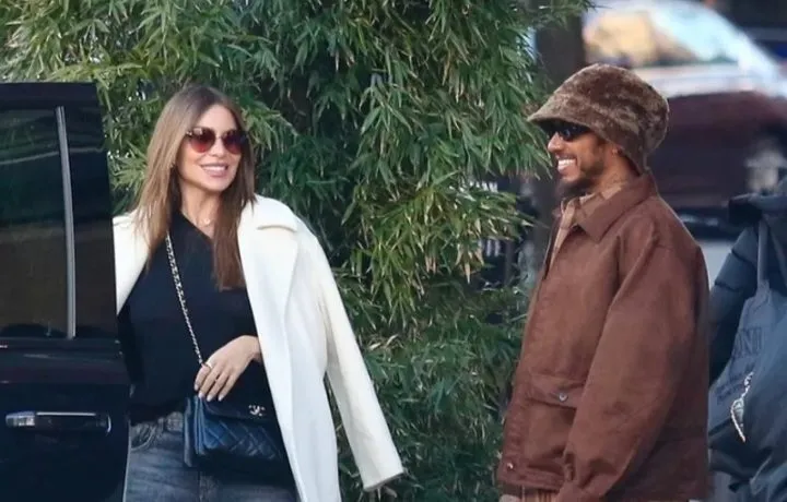 Sofia Vergara Disebut Putus dengan Pembalap F1 Lewis Hamilton