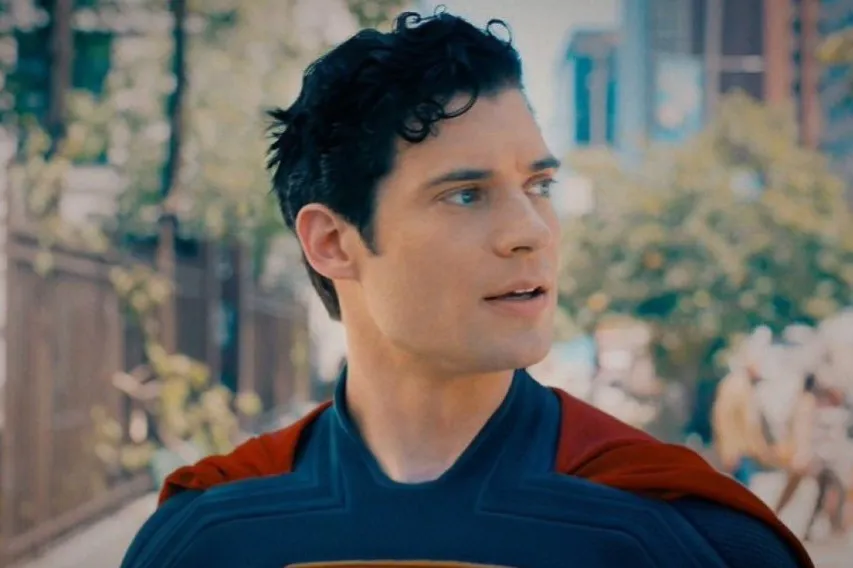 James Gunn Bagikan Behind The Scene Terbaru Film ‘Superman’